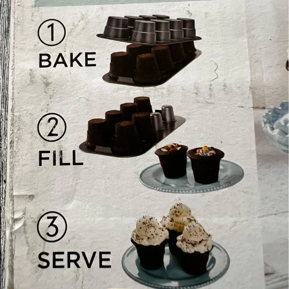 2 Piece Large Cup Cake Cone Pan 8 Cup Fillables  Bake Fill & Serve Nonstick